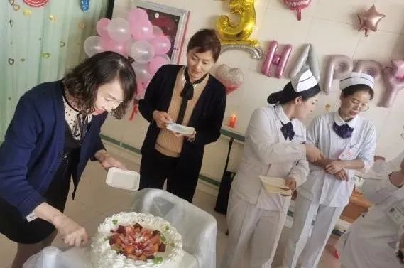 喀什地区第一人民医院组织开展庆祝「三八妇女节」系列活动