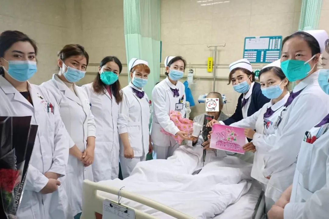 喀什地区第一人民医院组织开展庆祝「三八妇女节」系列活动