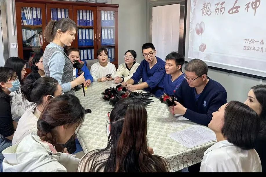 喀什地区第一人民医院组织开展庆祝「三八妇女节」系列活动