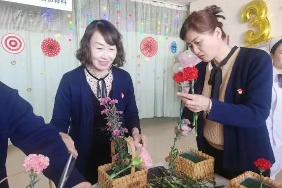 喀什地区第一人民医院组织开展庆祝「三八妇女节」系列活动