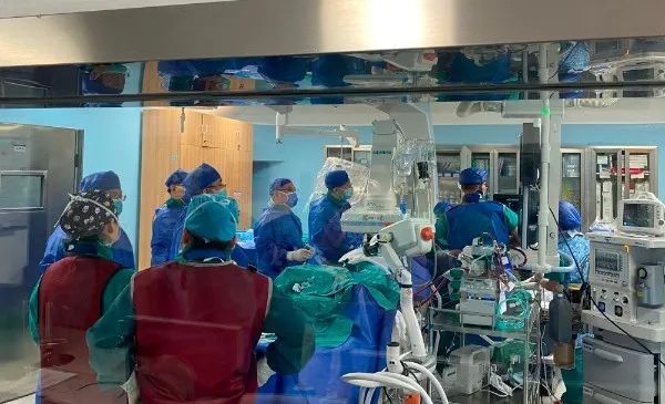 「魔肺」助力 | 广西壮族自治区人民医院多学科联合救治一名危重患者