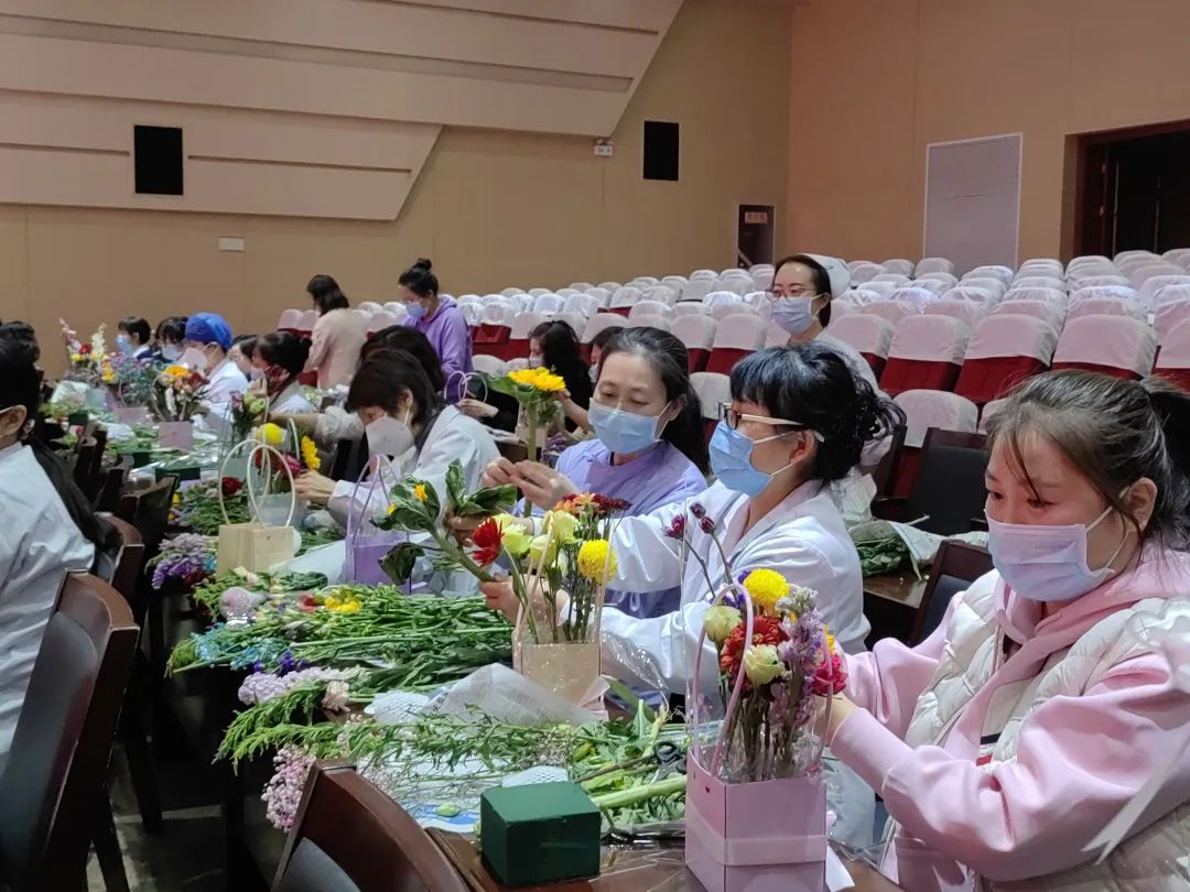 巧手弄花艺 欢乐过三·八|西安市中医医院举办妇女节活动