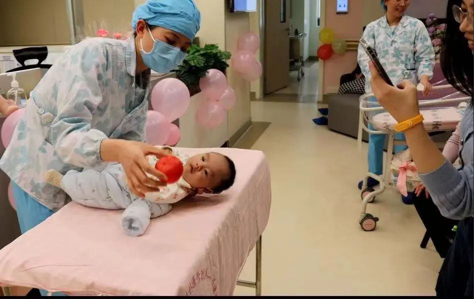 与爱同行｜桂林医学院第二附属医院产二区开展母婴健康交流茶话会