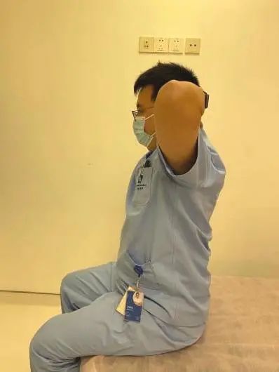 颈椎病缠上「打工人」，骨科康复教您如何应对