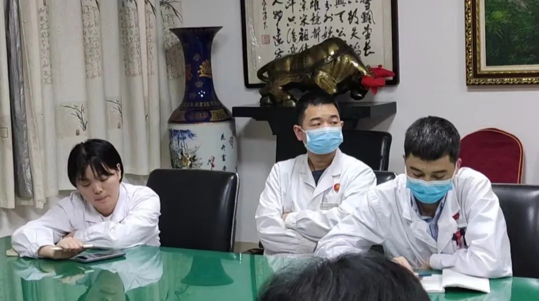 河南省中医药科研专项课题「穴位埋线治疗肾虚督寒型强直性脊柱炎的临床研究」启动会顺利召开