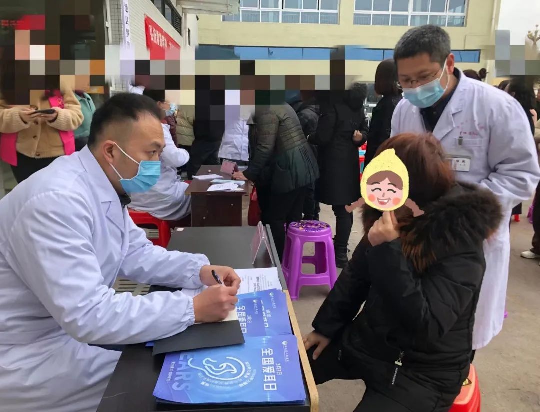 【主题活动】岳池县人民医院开展爱耳日义诊活动