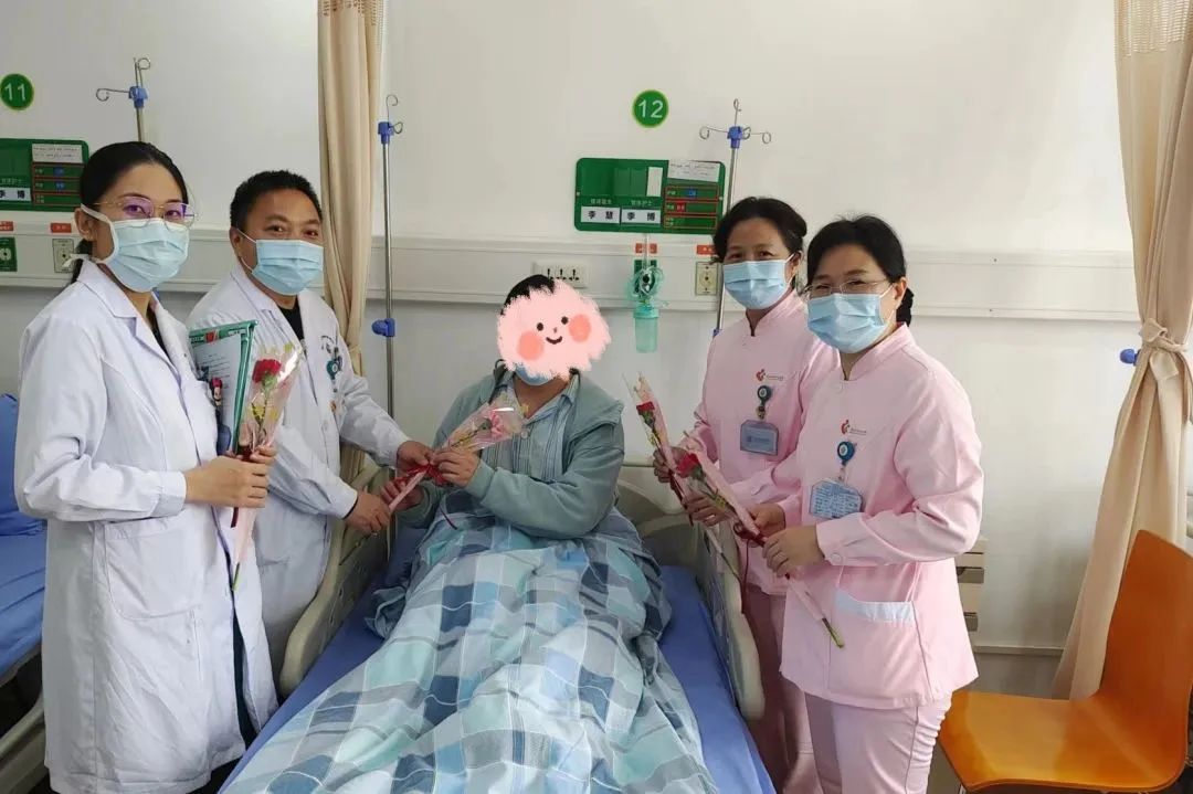 深圳市妇幼保健院妇科盆底泌尿疾病诊治中心开展「花语暖心扉」活动