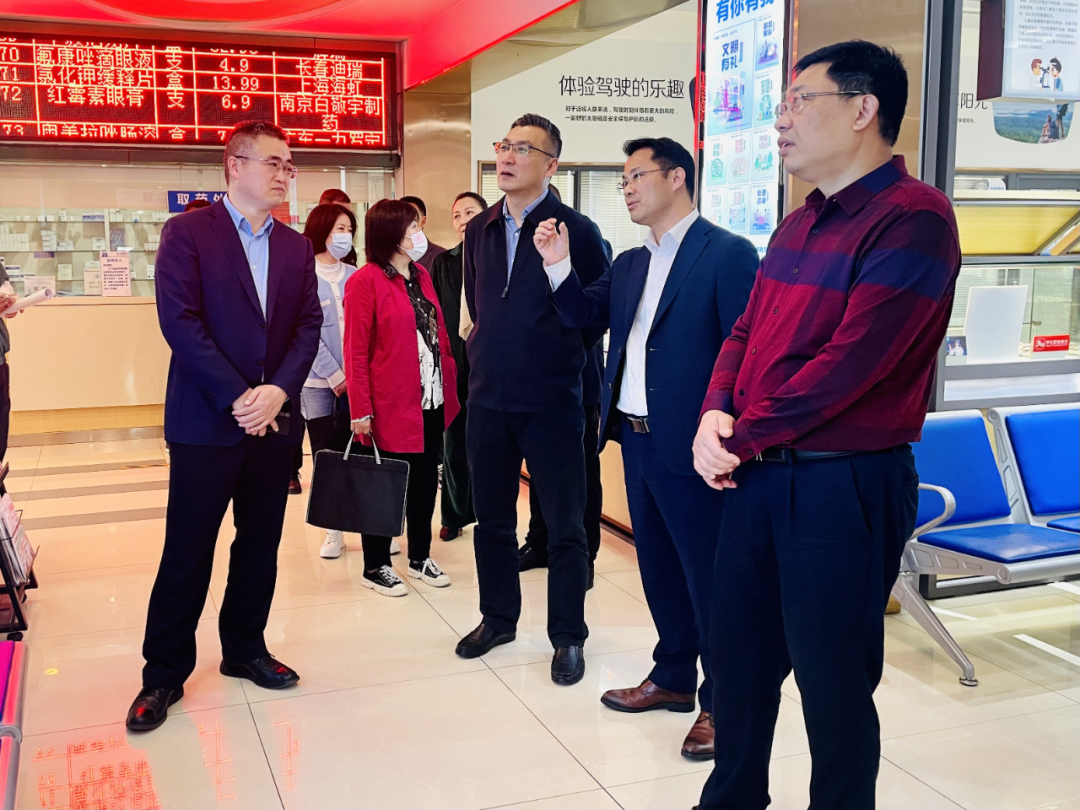 硚口区人大常委会领导莅临武汉普瑞眼科医考察指导