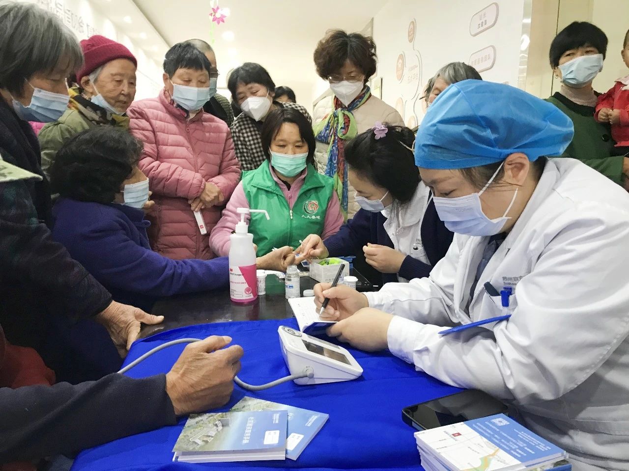 健康社区行 服务暖人心：苏州京东方医院持续开展社区公益便民服务