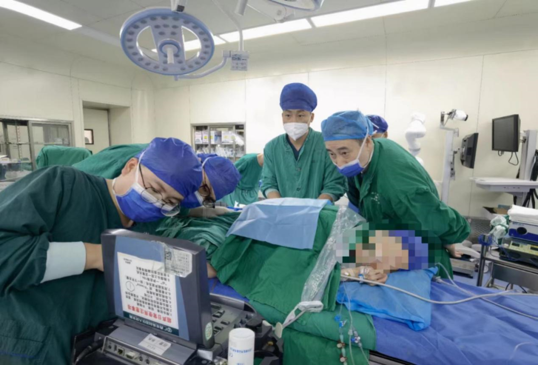 广西壮族自治区人民医院多学科助 91 岁骨折患者重新行走