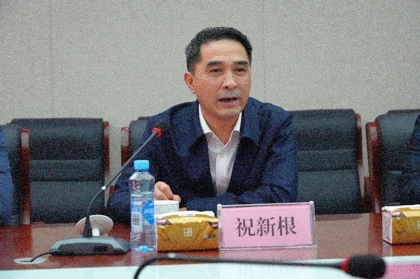 第十五批省卫生人才服务团成员、南昌大学第二附属医院周越博士到万载县中医院挂职锻炼