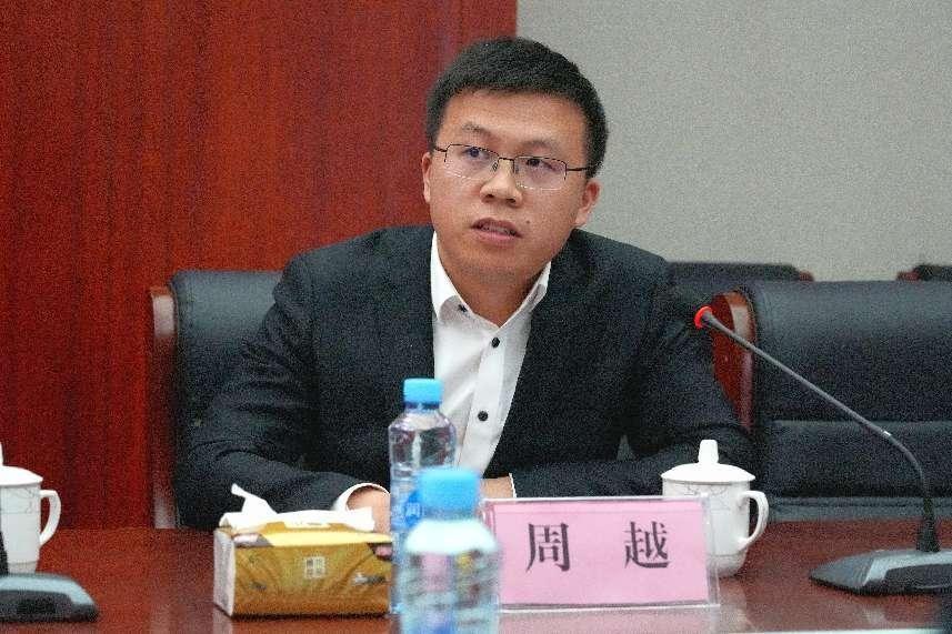 第十五批省卫生人才服务团成员、南昌大学第二附属医院周越博士到万载县中医院挂职锻炼