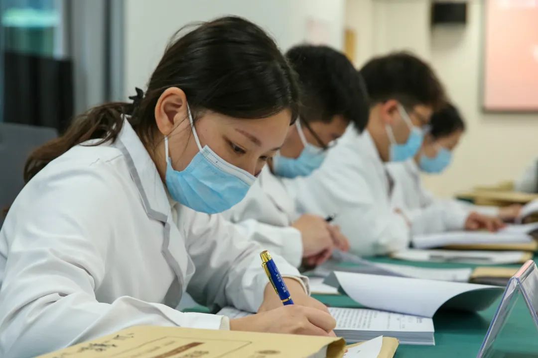 凝练内功,以赛促训,重庆松山医院举办「住院病历展评」大赛