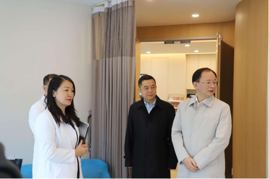 蒋卫红教授莅临仁树医疗，共话变应性鼻炎治疗技术新发展