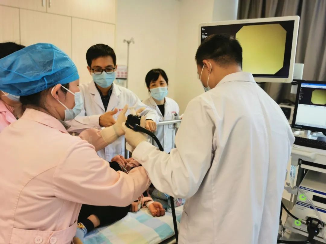 3 位「星星的孩子」在韶关市妇幼保健院幼接受菌群移植治疗