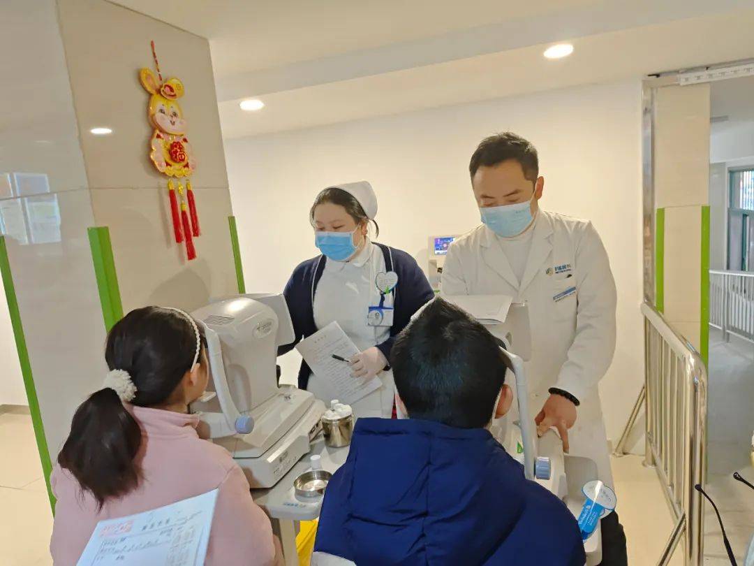 武汉普瑞眼科科普丨春季过敏性结膜炎高发，戴 OK 镜的小朋友们该如何应对？