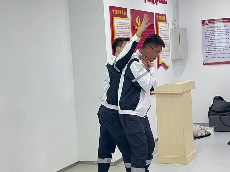 北大医疗海洋石油医院联合渤龙新苑、矿区管理中心离退休服务分中心开展社区共建活动