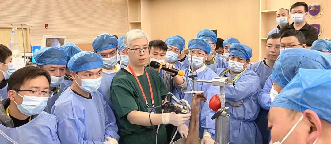 京鄂腕关节镜高级学习班「大腕」云集，徐州仁慈医院齐伟亚主任应邀担任导师
