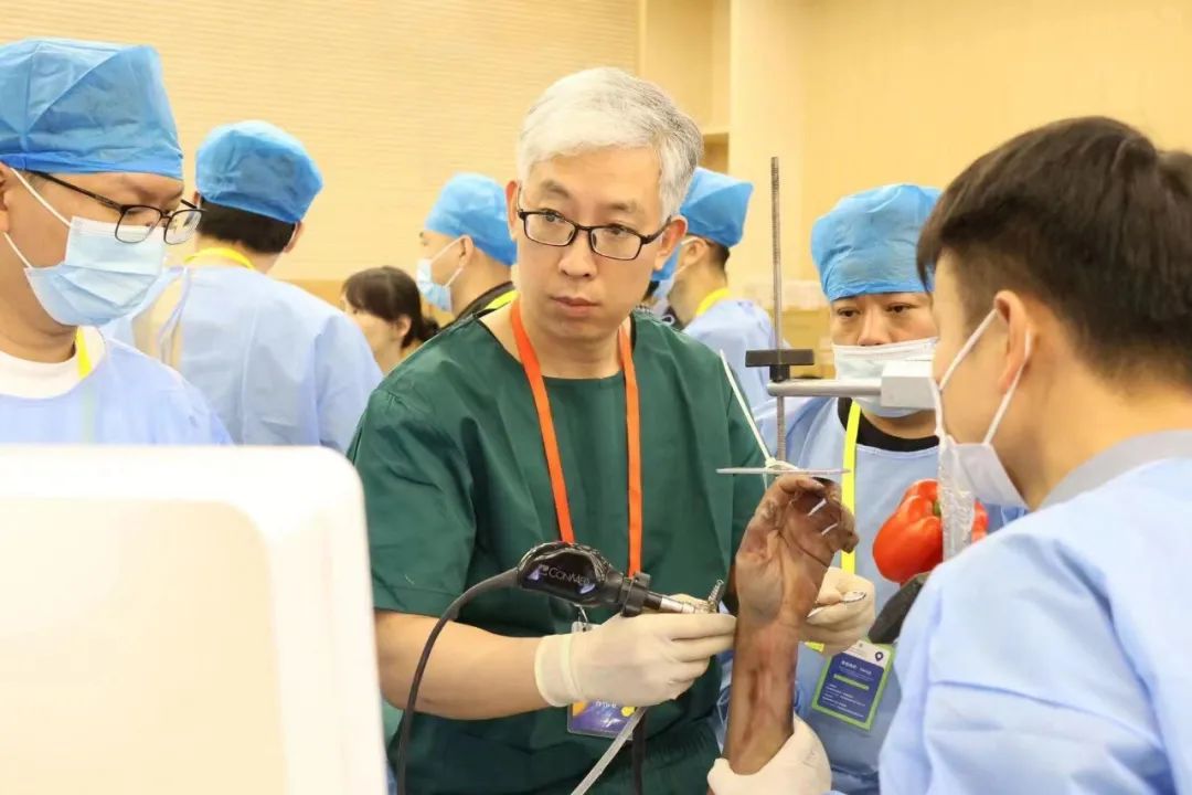 京鄂腕关节镜高级学习班「大腕」云集，徐州仁慈医院齐伟亚主任应邀担任导师