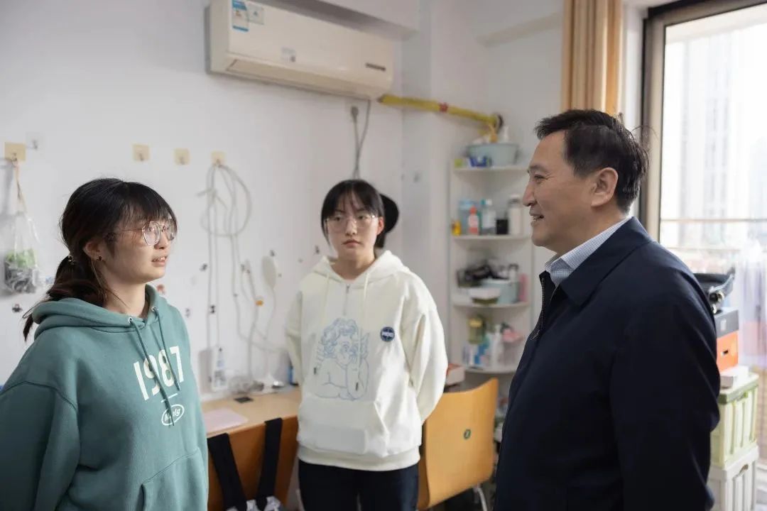 南京医科大学党委书记兰青来附属常州第二人民医院调研指导工作