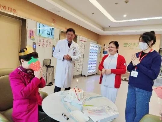 用生命温暖生命，重庆松山公益医务社工 3 月深入开展全人健康服务