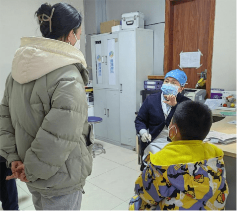 8 岁男孩，单眼近视 300 度！家长既不知？武汉普瑞专家提醒...