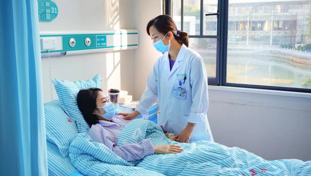 术前访视——来自江湾手术室的第一份温暖