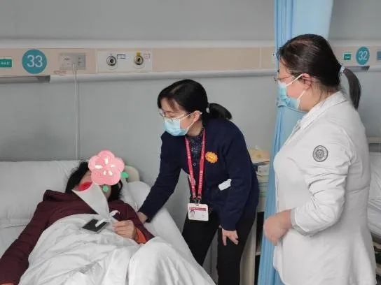 用生命温暖生命，重庆松山公益医务社工 3 月深入开展全人健康服务