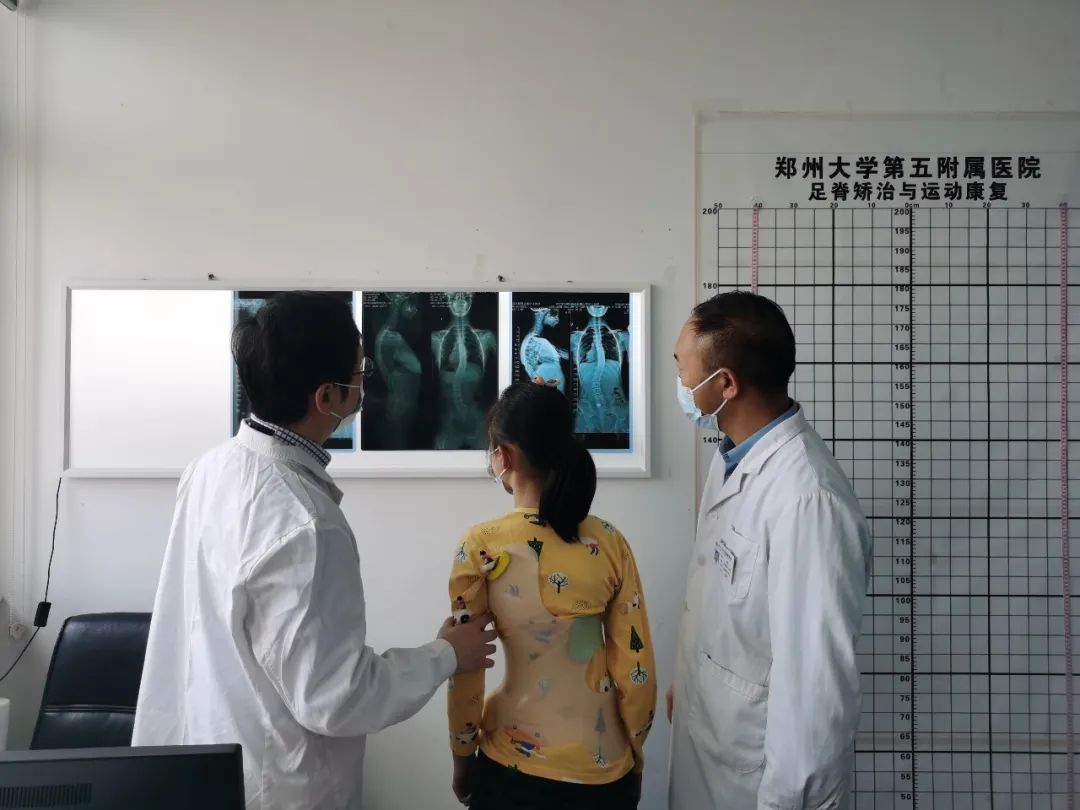 香港理工大学脊柱侧弯诊疗专家黄文生教授莅临郑州大学五附院参观指导