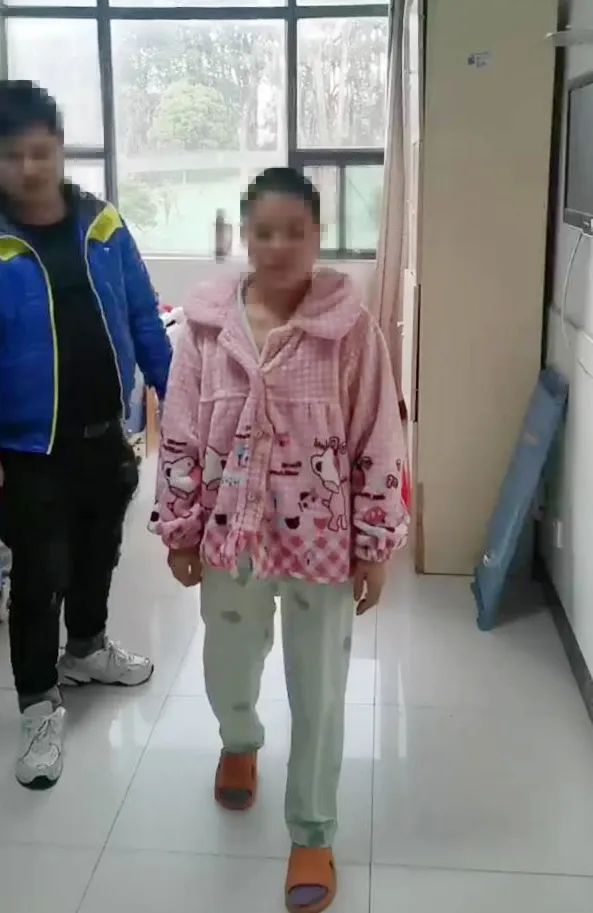 北京宣武医院肖新如教授在八里湖总院神经外科成功为一例颅内巨大占位患者切除肿瘤