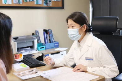 福州爱尔代劭芬：深知「人不是按照课本生病的」，立志从「医」而终