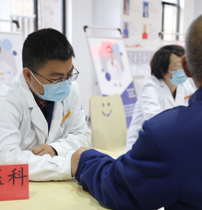「及时雨」来啦！村子里的这一幕太暖了