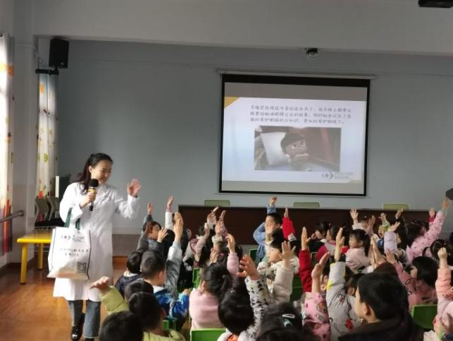 近视防控宣传月暨「爱眼讲师团」进校园宣讲活动在全市各学校圆满完成,5 万余名学生受益