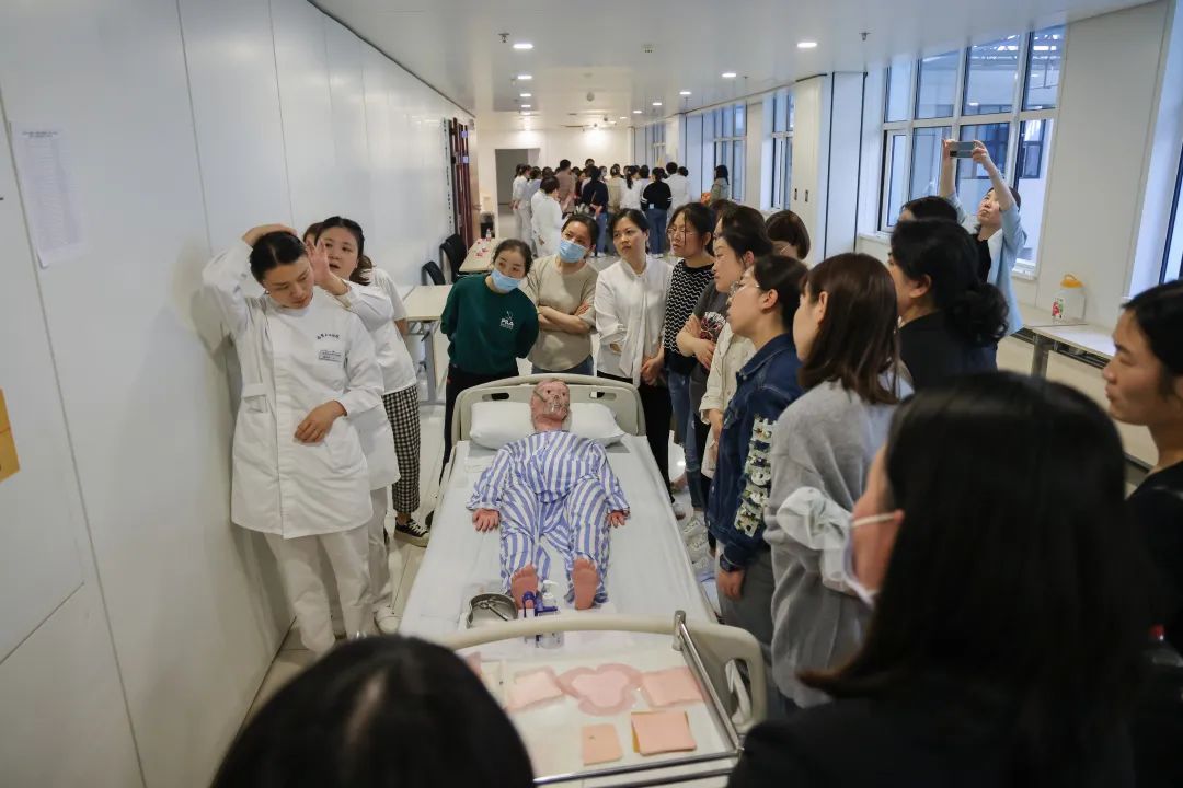 2023 年江北新区「互联网+护理服务」培训暨 2019 版国际压力性损伤预防与管理实践指南巡讲在南京江北医院顺利召开