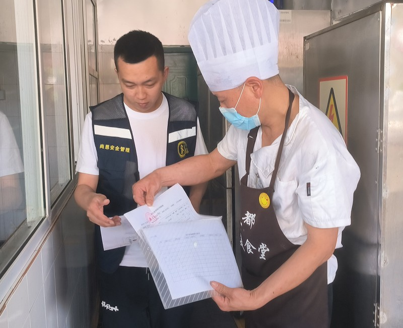 坚决维护人民生命财产安全,成华区二仙桥街道与成都誉美医院联合开展消防隐患专项排查