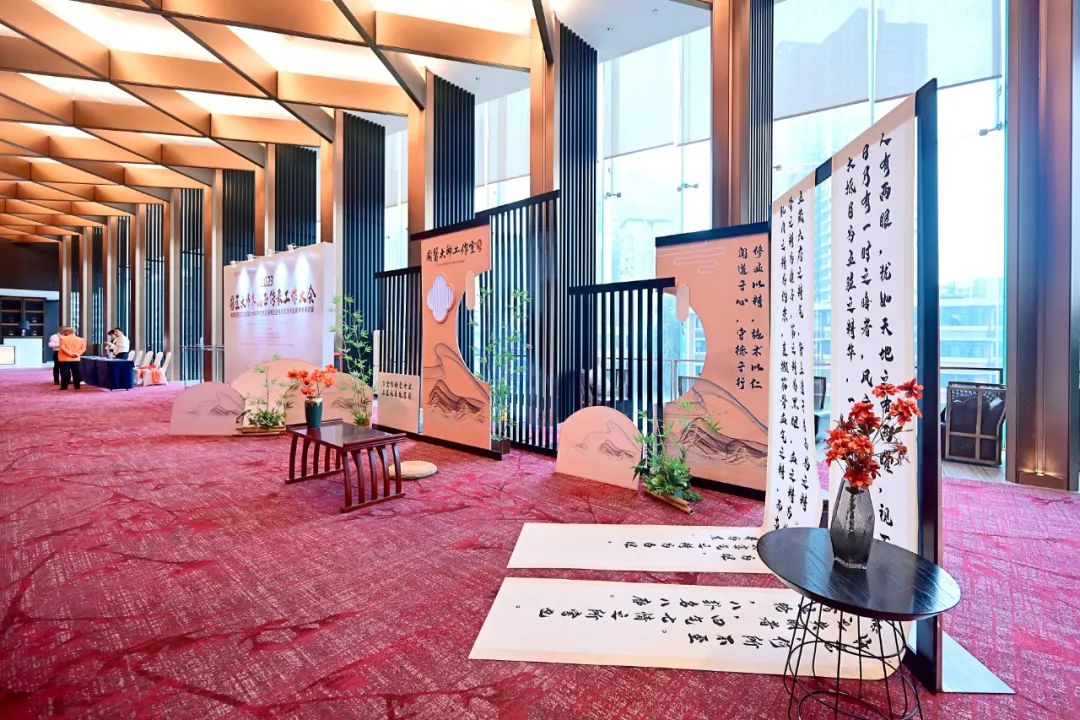 亢泽峰教授、段俊国教授等拜师廖品正国医大师门下，传承岐黄薪火！