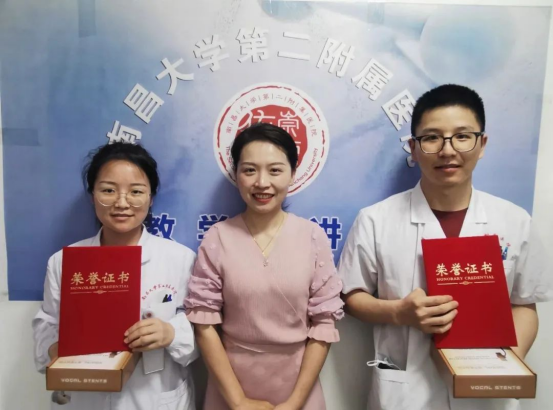 点赞！南昌大学第二附属医院两名研究生动车上挺身救人