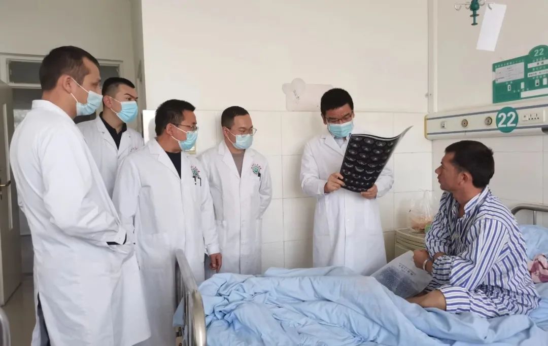 仁心仁术 大爱援疆—记泌尿外科广东援疆专家杨建昆