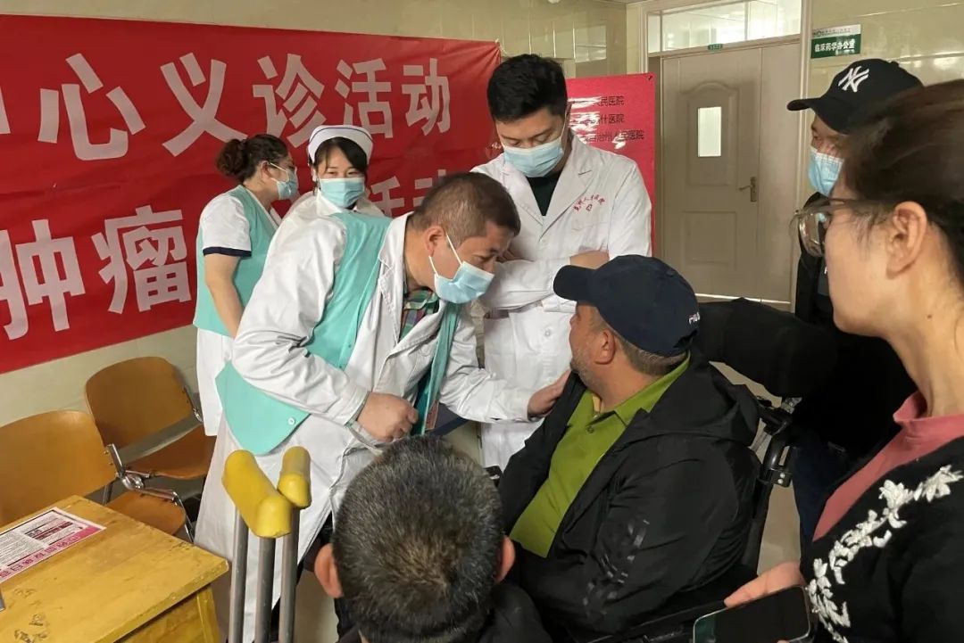 人人可及，预防出血—我院联合克州人民医院开展世界血友病日义诊活动