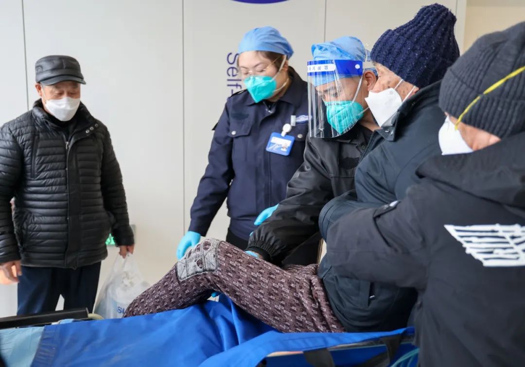 南京江北医院荣获多个集体和个人荣誉称号