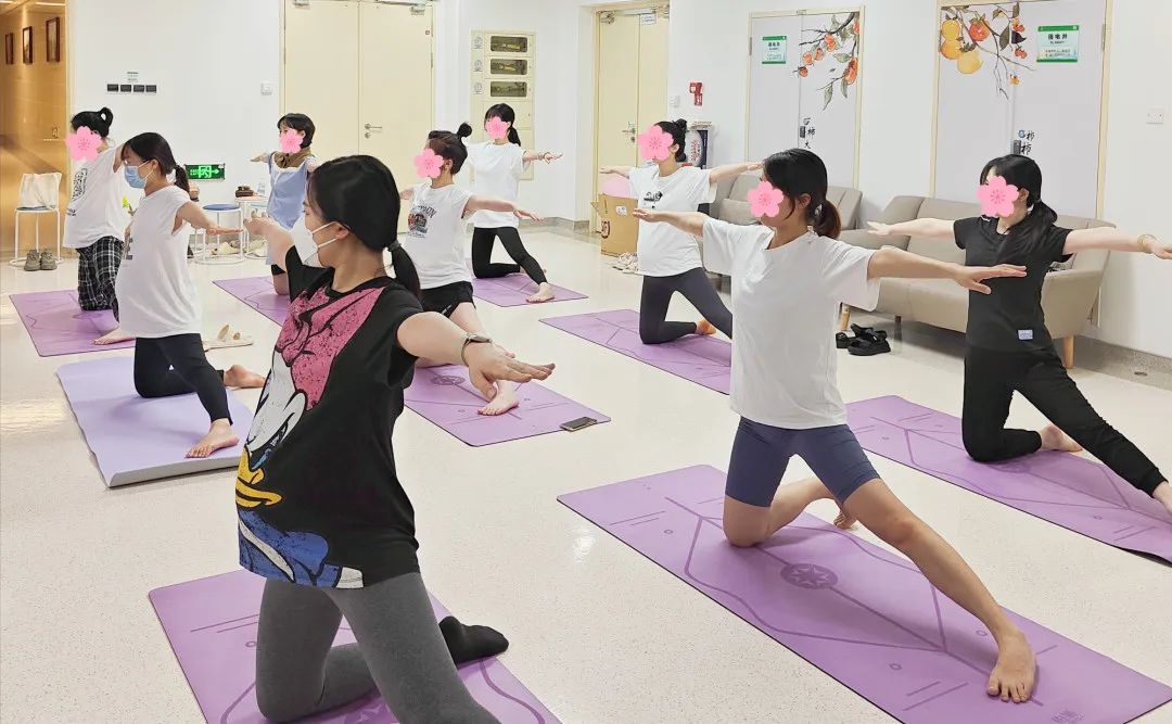 深圳市妇幼保健院福强产科开展孕妇瑜伽体验课堂