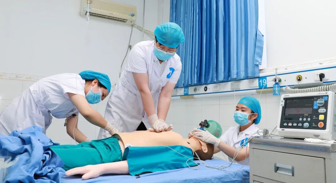 急救技能大比拼，只为守护生命安全 ——我院承办的全县「临床与护理技能竞赛」圆满落幕