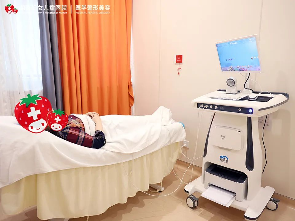 漏尿十几年，靠垫尿不湿才能正常生活， 还有多少女性在被「尿失禁」折磨？