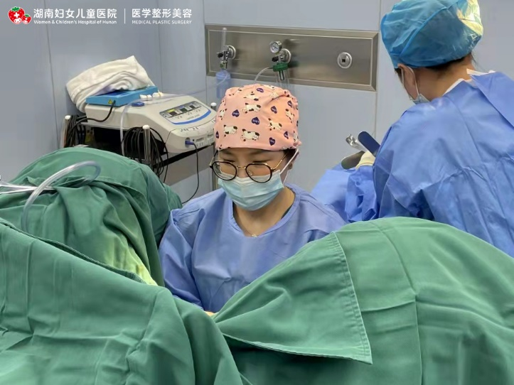 漏尿十几年，靠垫尿不湿才能正常生活， 还有多少女性在被「尿失禁」折磨？