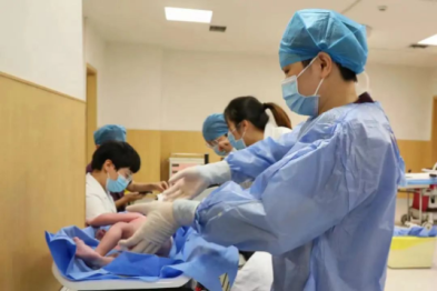用爱托举生命！她们是产房里深藏不露的「大神」