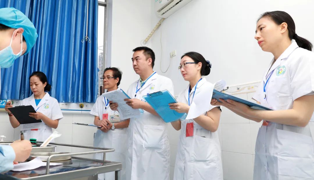 急救技能大比拼，只为守护生命安全 ——我院承办的全县「临床与护理技能竞赛」圆满落幕
