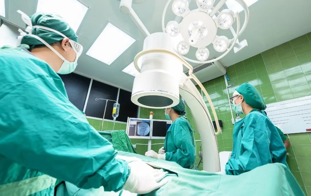 抢救失血性休克的液体复苏疗法，氯化钠在其中有多大的作用？