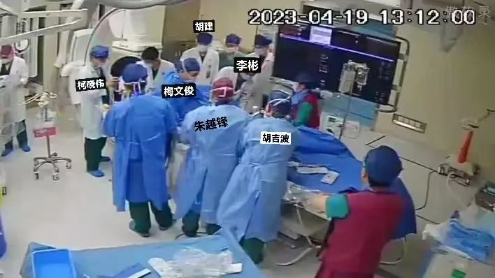 惊心动魄！动脉瘤破裂，医院响起 999，他们一个个化身短跑冠军冲进……