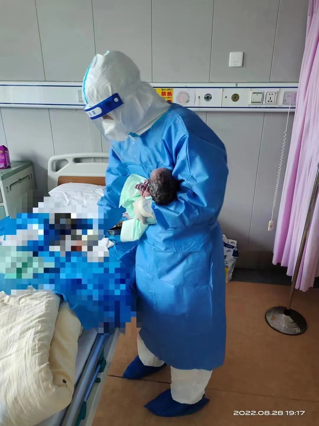 西藏阜康医院白荣荣喜获「西藏十佳护士」荣誉称号