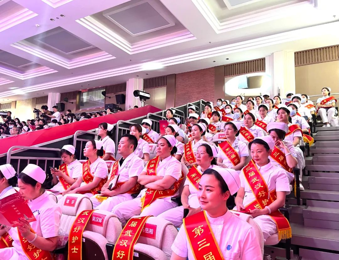 喜报!武汉普瑞眼科医院罗露荣获第三届「武汉好护士」荣誉称号